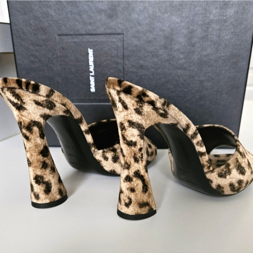 Saint Laurent Suite Heeled Mules in Leopard Velvet Velour - Picture 7 of 15
